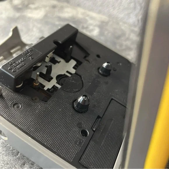 Vintage- Sony Sports Walkman AM/FM Radio
Cassette Player - Tested -Works - Picture 9 of 9